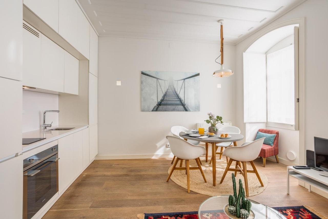 Appartamento Chic Tailor Made Flat In Chiado Lisbona Esterno foto