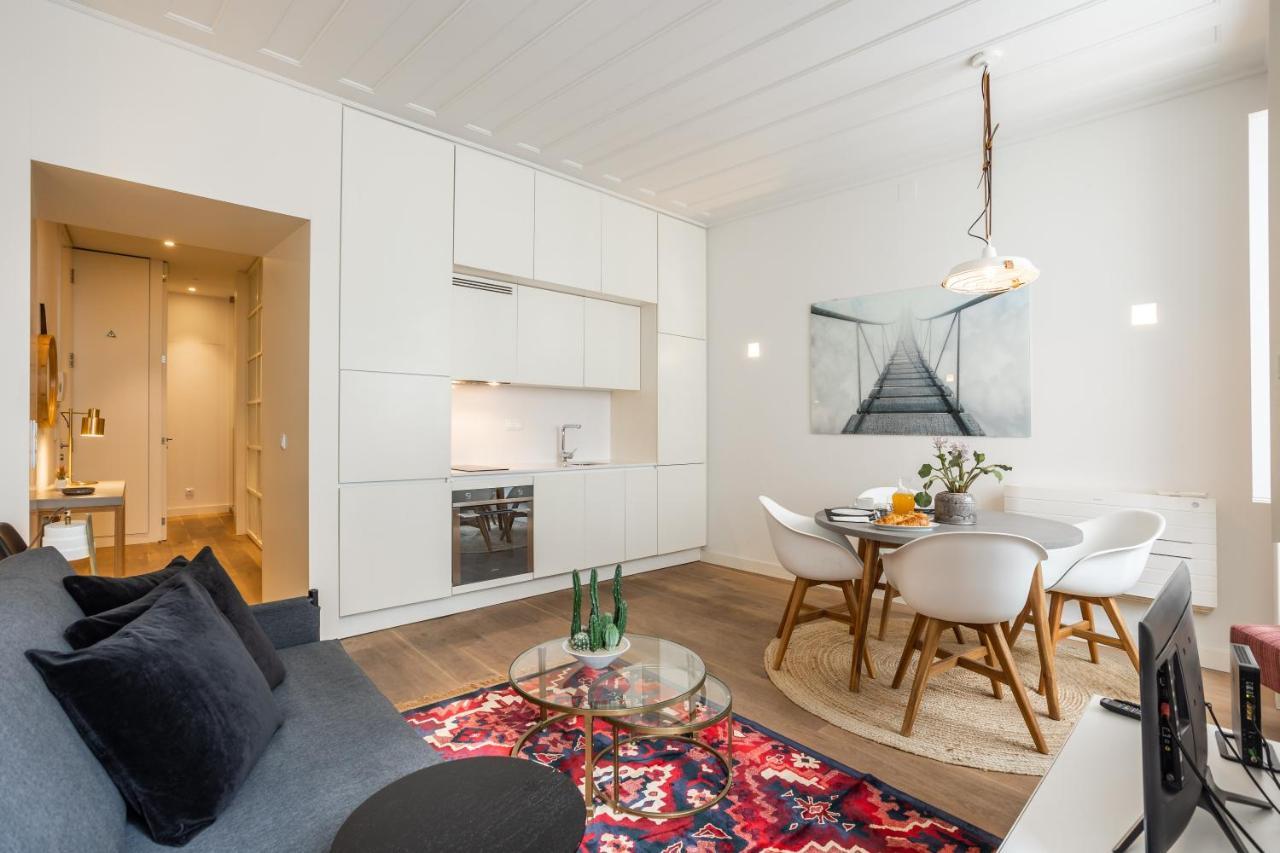 Appartamento Chic Tailor Made Flat In Chiado Lisbona Esterno foto